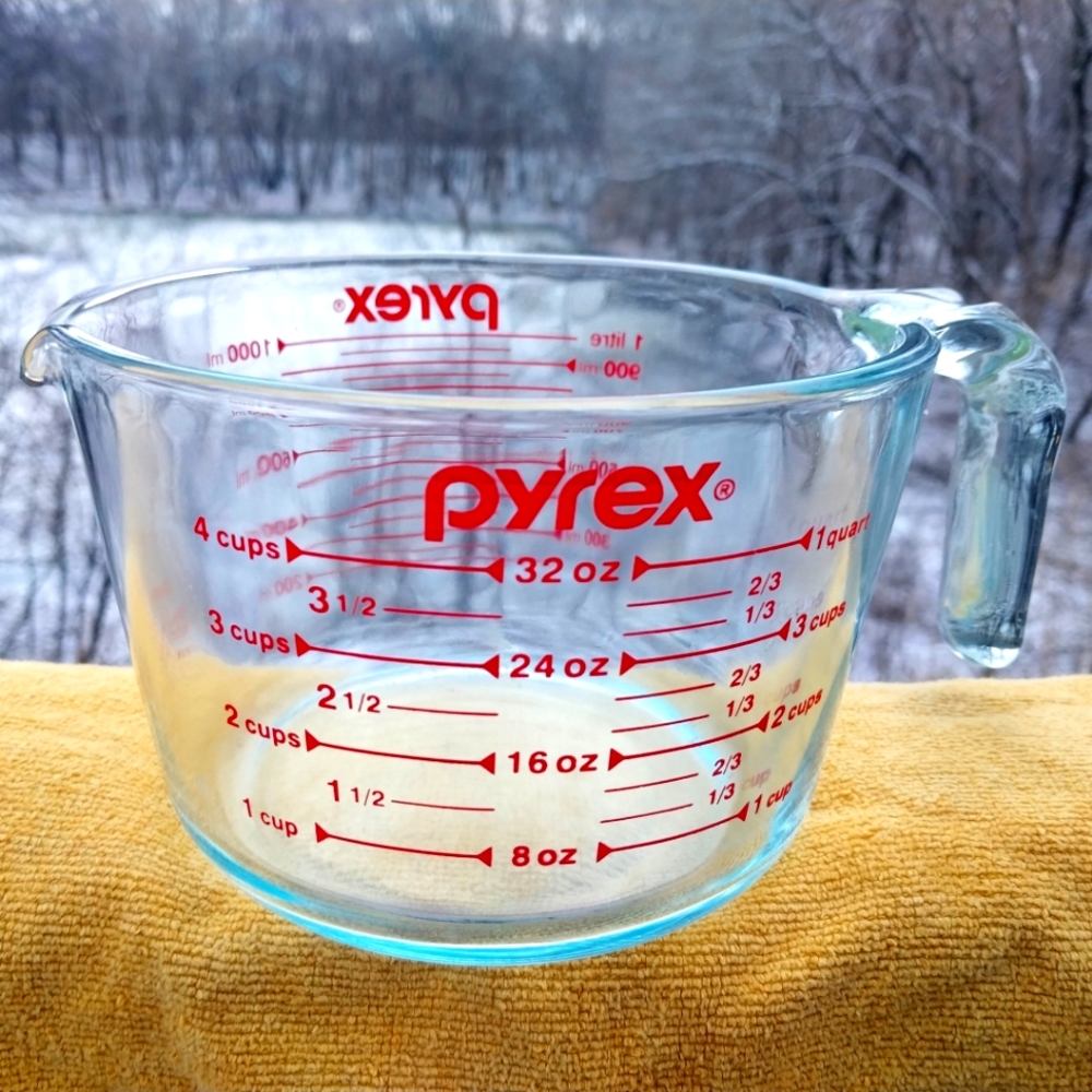 Pyrex 4 Cup Measuring Cup 1 Liter Clear Glass Red Letters 32 Oz Made In The USA